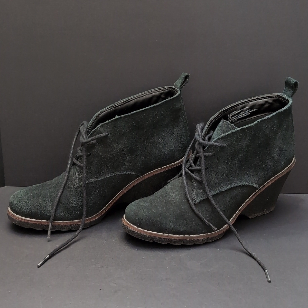 White Mountain Lambert Wedge Woman's Gray Leather Booties, Size M.